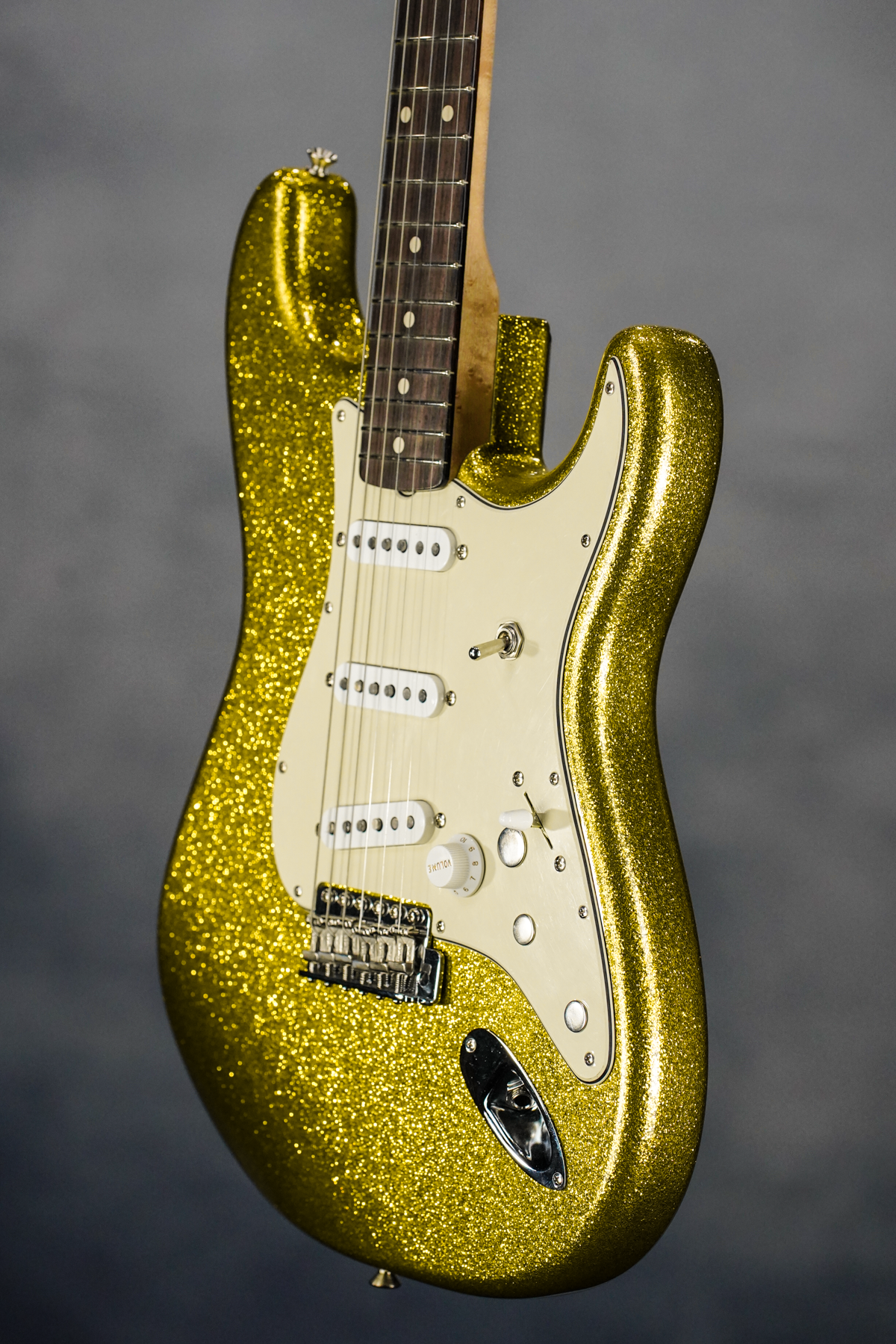 Dick Dale Stratocaster, Rosewood Fingerboard, Chartreuse Sparkle