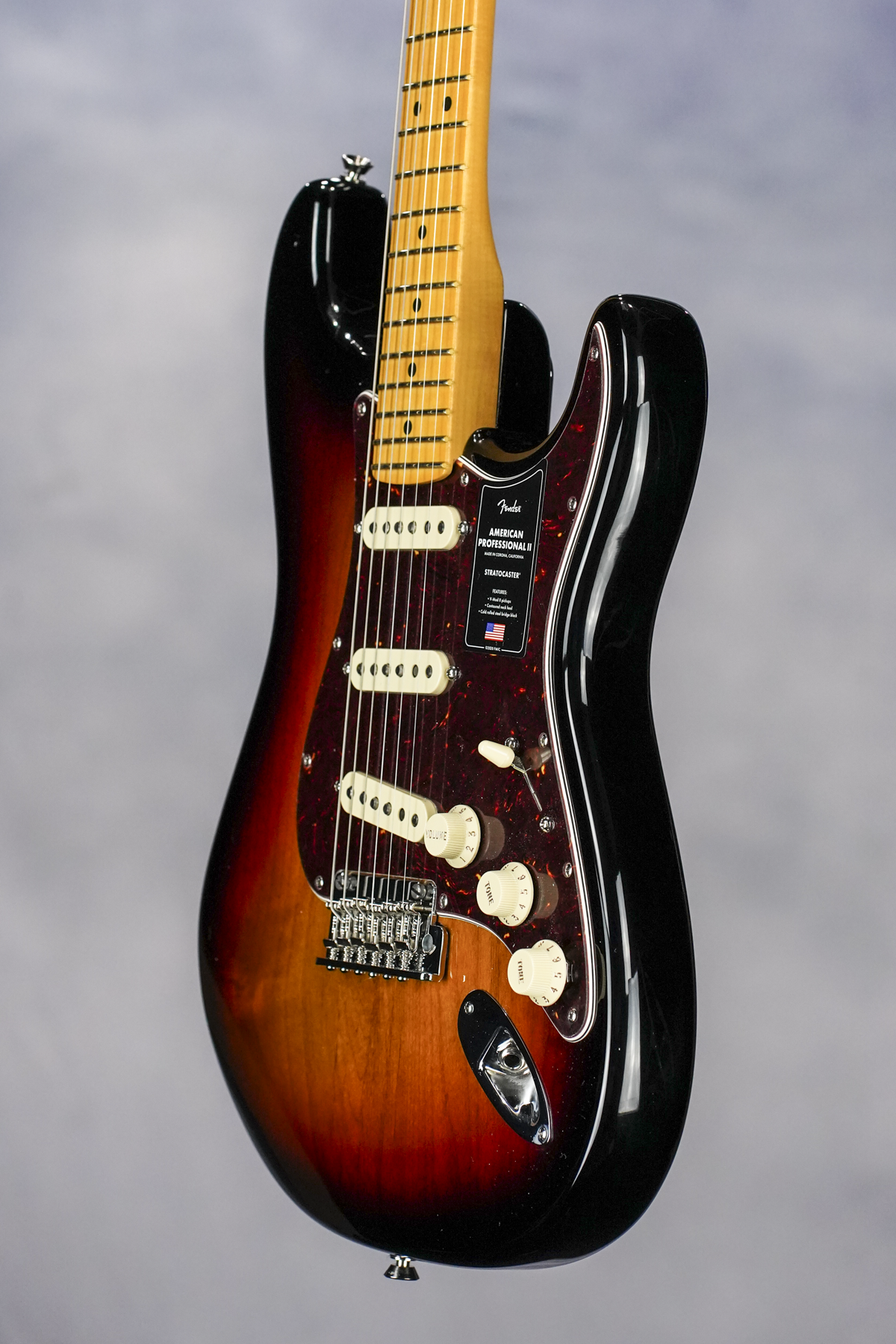 American Professional II Stratocaster, 3-Color Sunburst, Maple FB