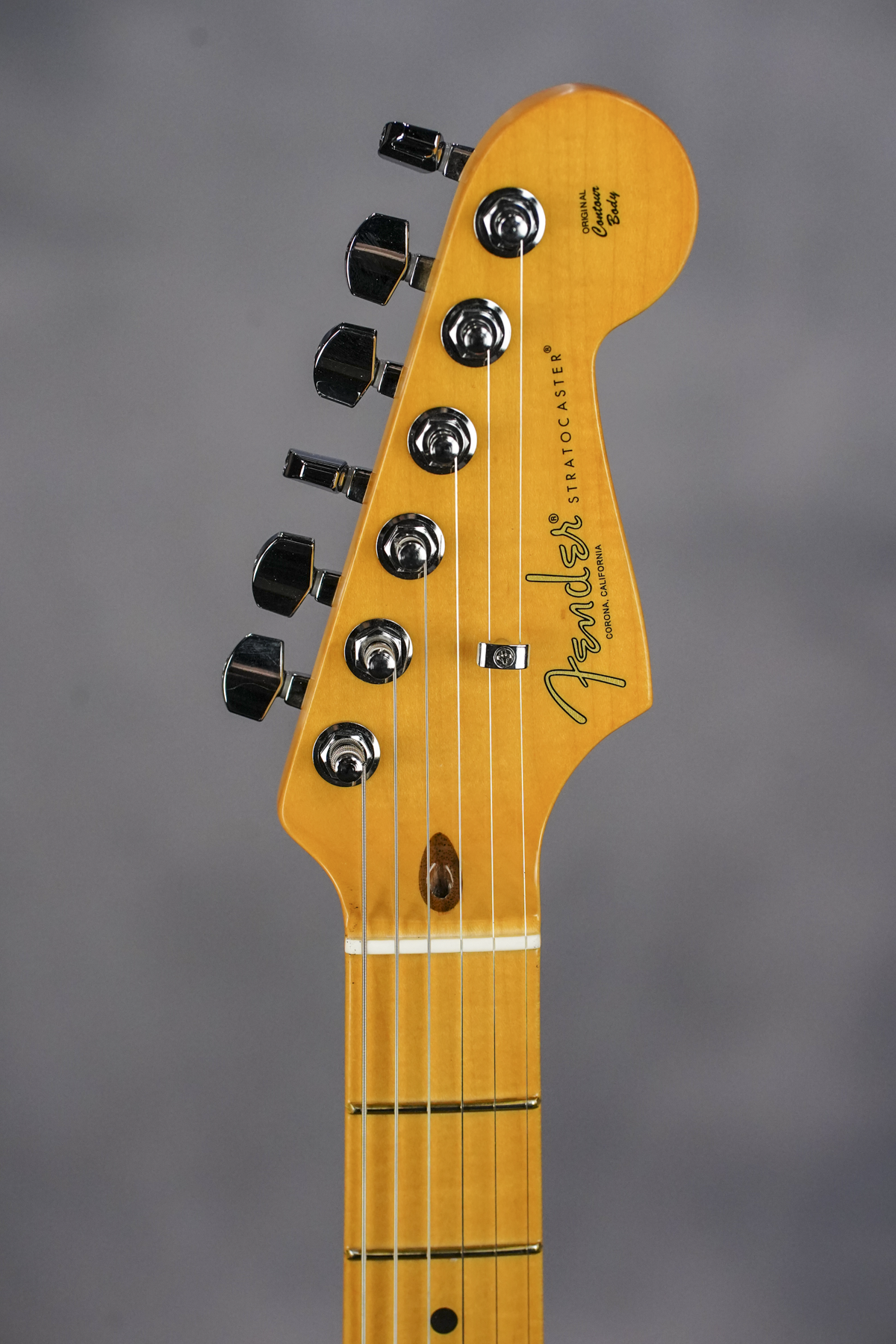 American Professional II Stratocaster, 3-Color Sunburst, Maple FB