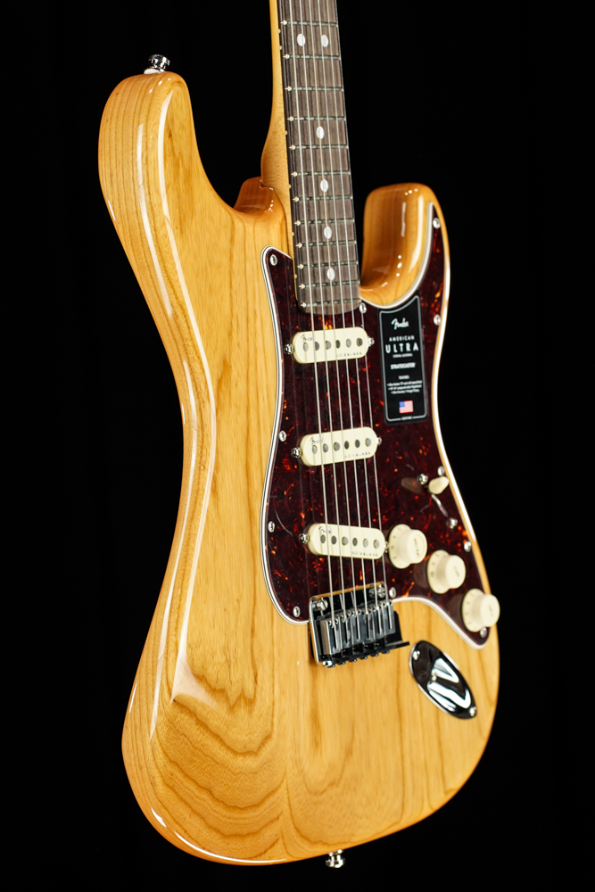 American Ultra Strat, Rosewood Fingerboard, Aged Natural