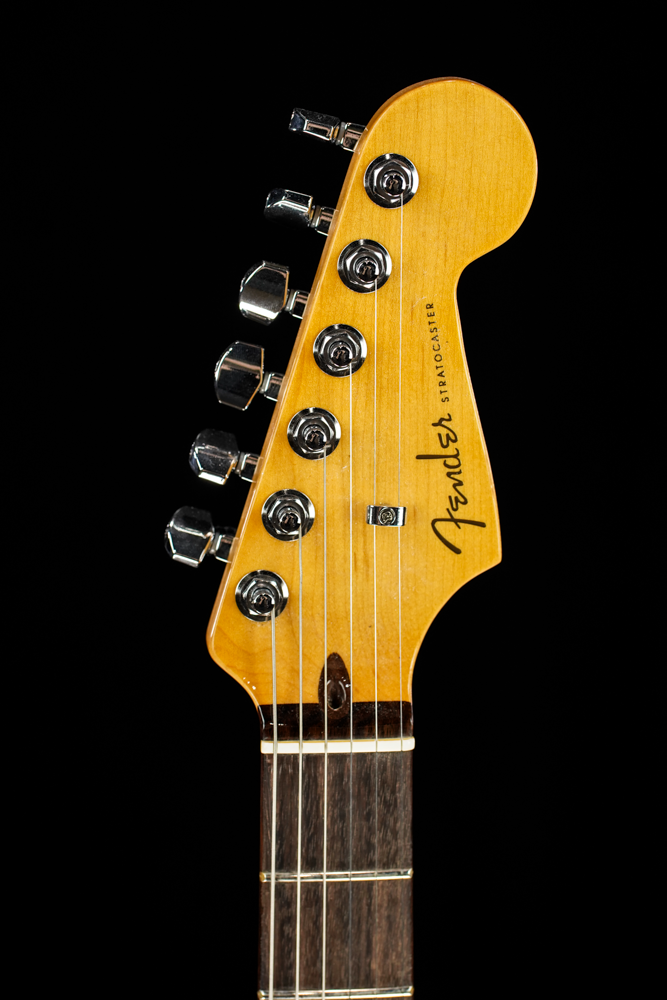 American Ultra Strat, Rosewood Fingerboard, Aged Natural