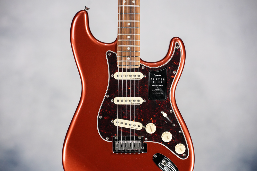 Player Plus Stratocaster, Pau Ferro Fingerboard, Aged Candy Apple Red