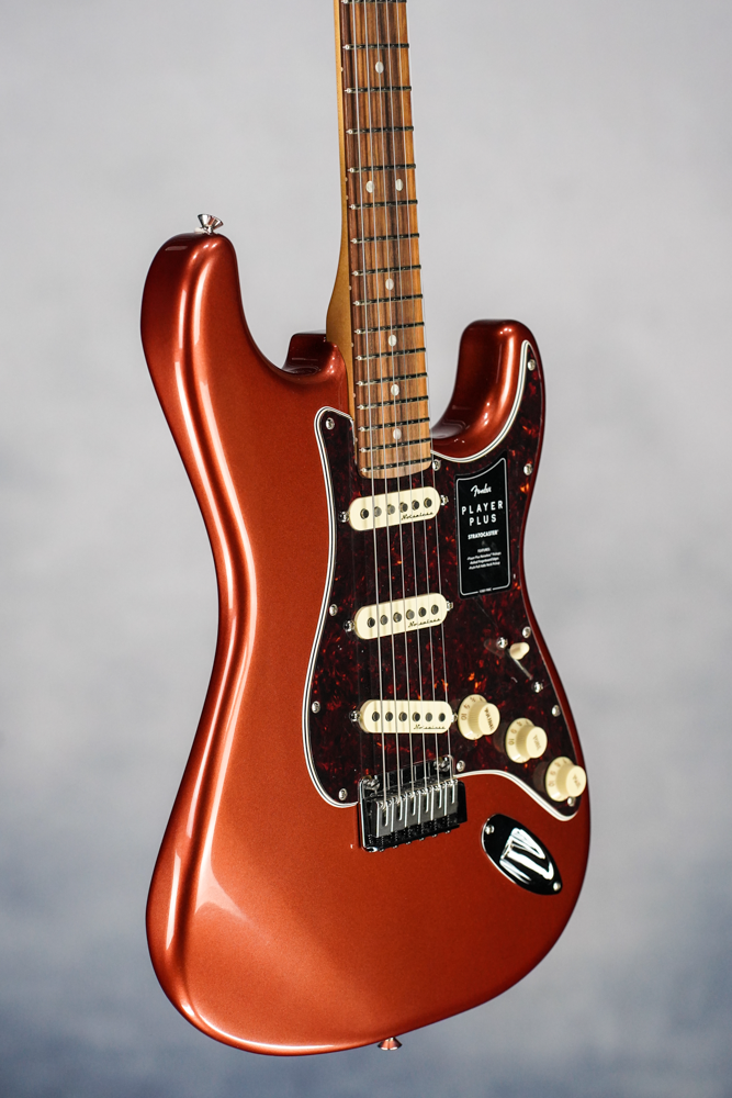 Player Plus Stratocaster, Pau Ferro Fingerboard, Aged Candy Apple Red