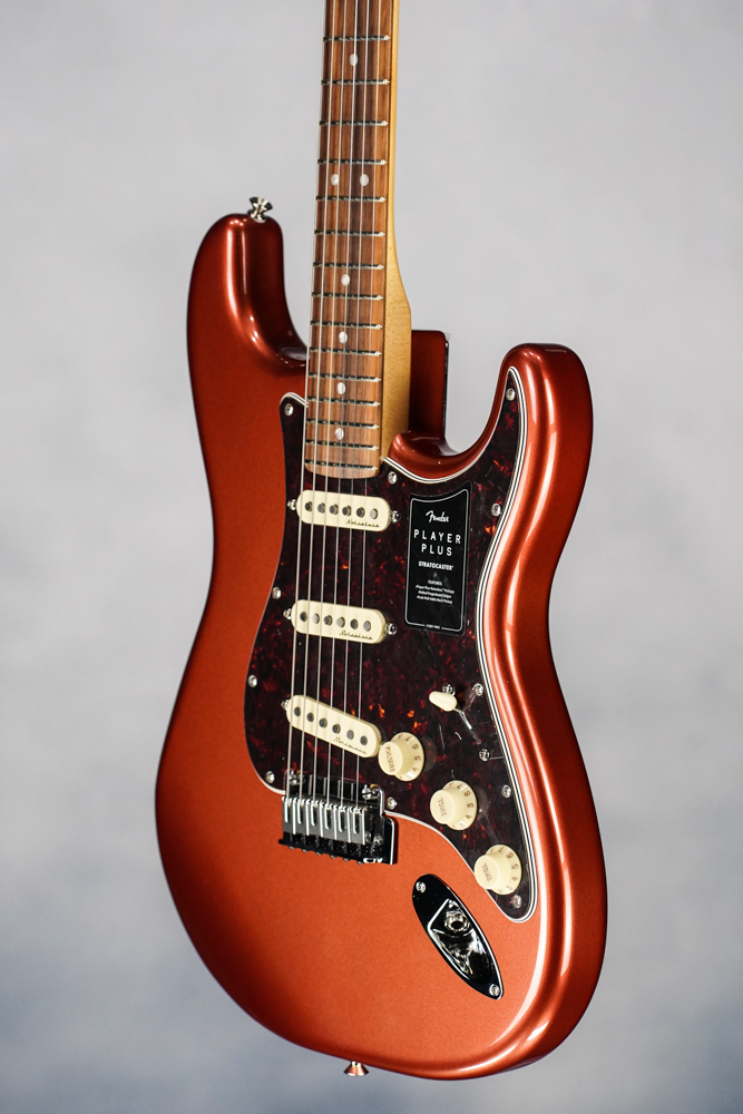 Player Plus Stratocaster, Pau Ferro Fingerboard, Aged Candy Apple Red