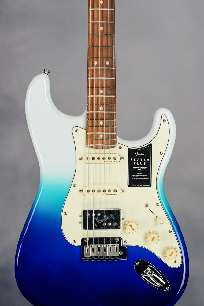 Player Plus Stratocaster HSS, Pau Ferro Fingerboard, Belair Blue