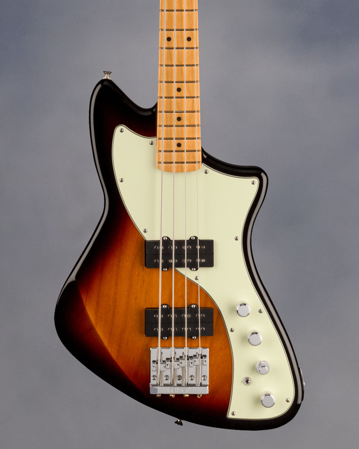 Player Plus Active Meteora Bass, Maple Fingerboard, 3-Color Sunburst