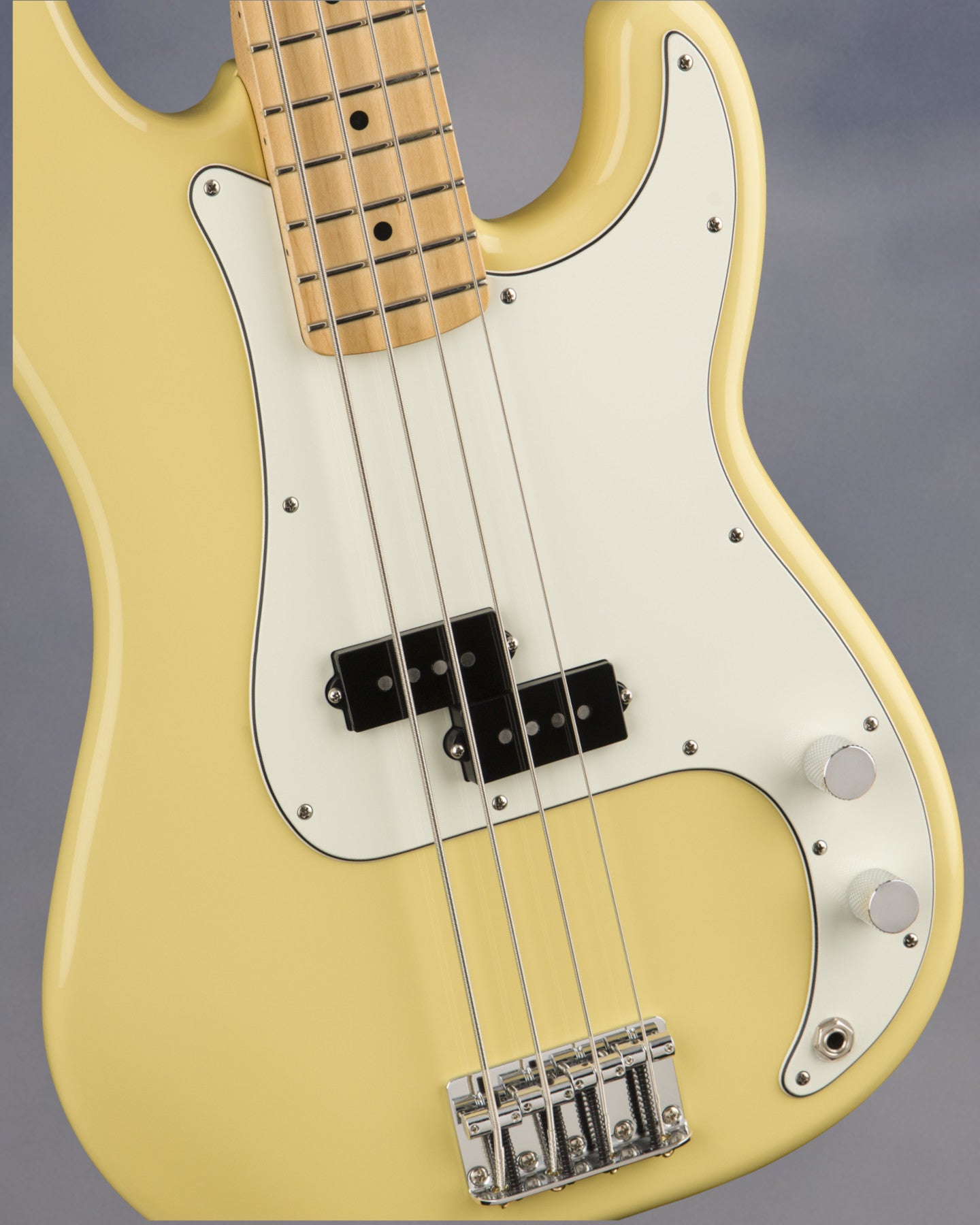 Player Precision Bass, Buttercream, Maple FB