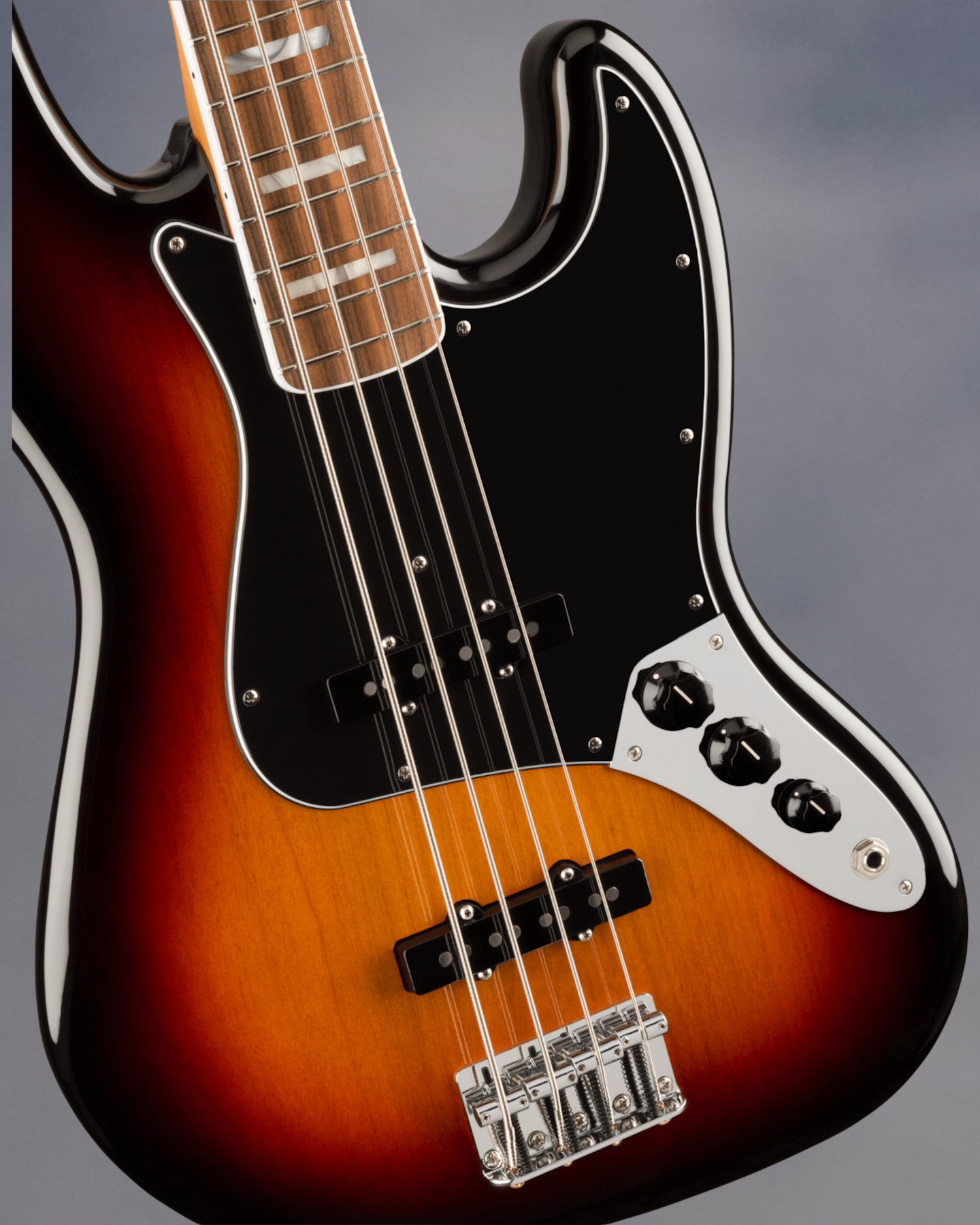 Vintera '70s Jazz Bass®, Pau Ferro Fingerboard, 3-Color Sunburst