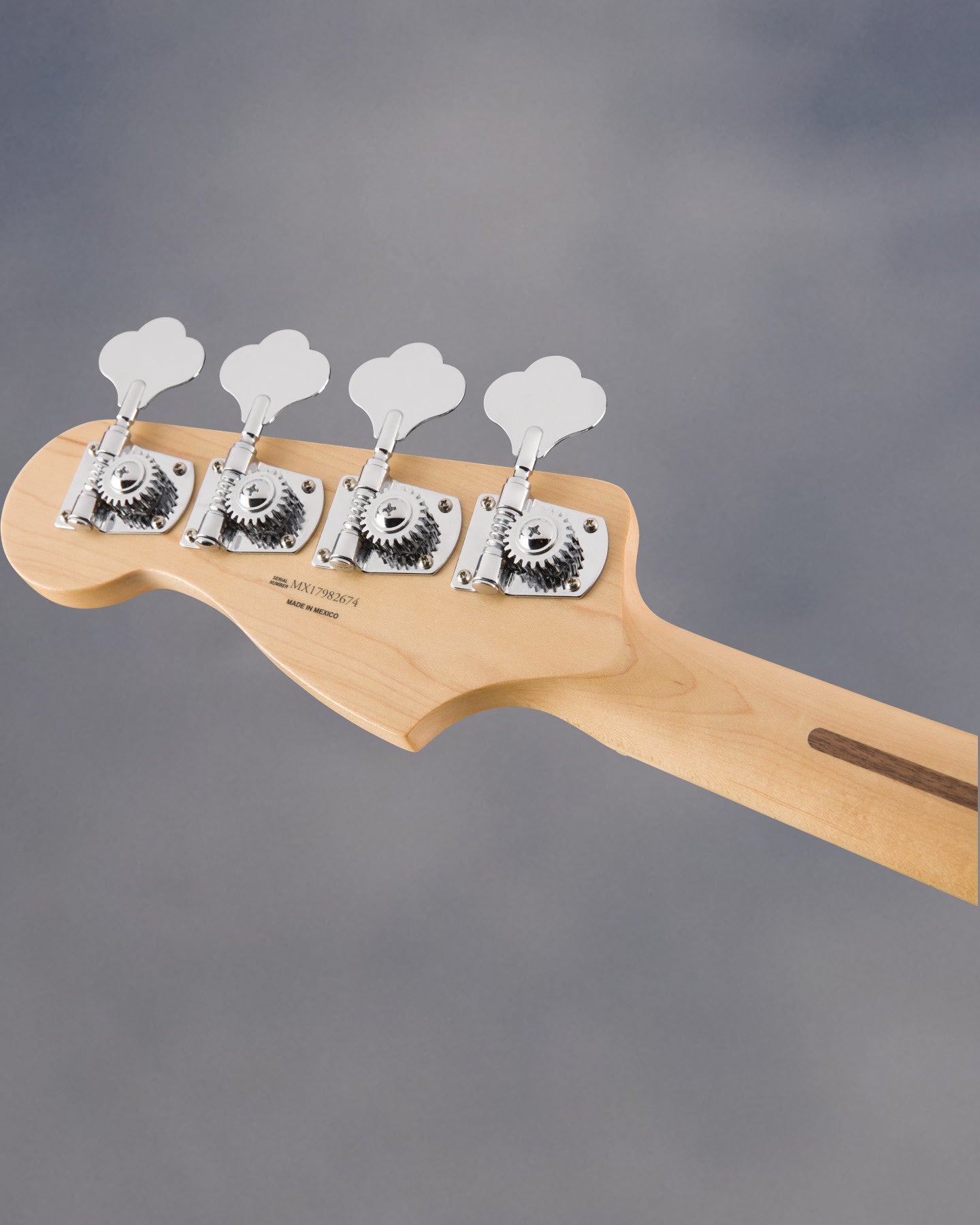 Player Precision Bass, Buttercream, Maple FB