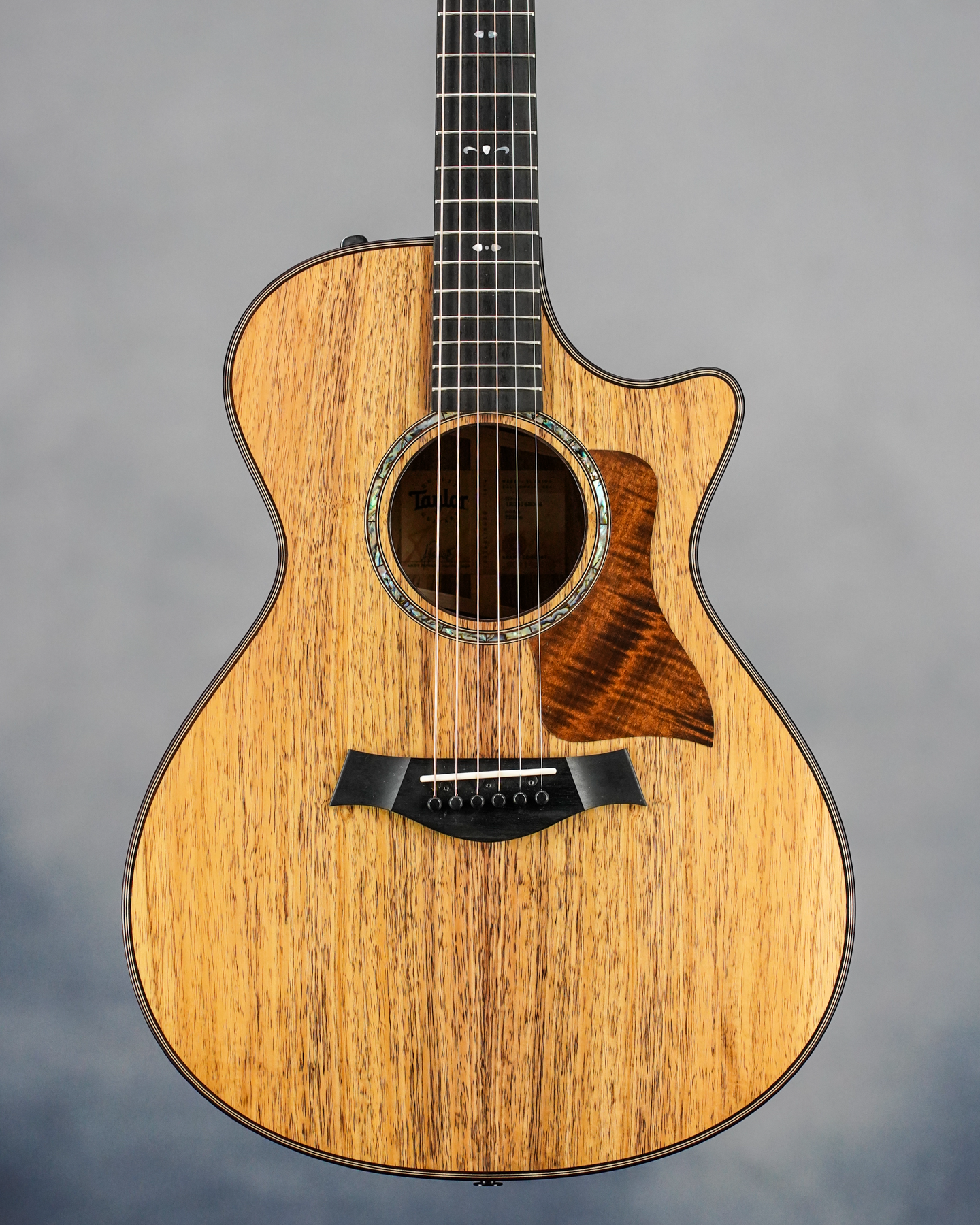 722ce Koa Top, Koa Back and Sides