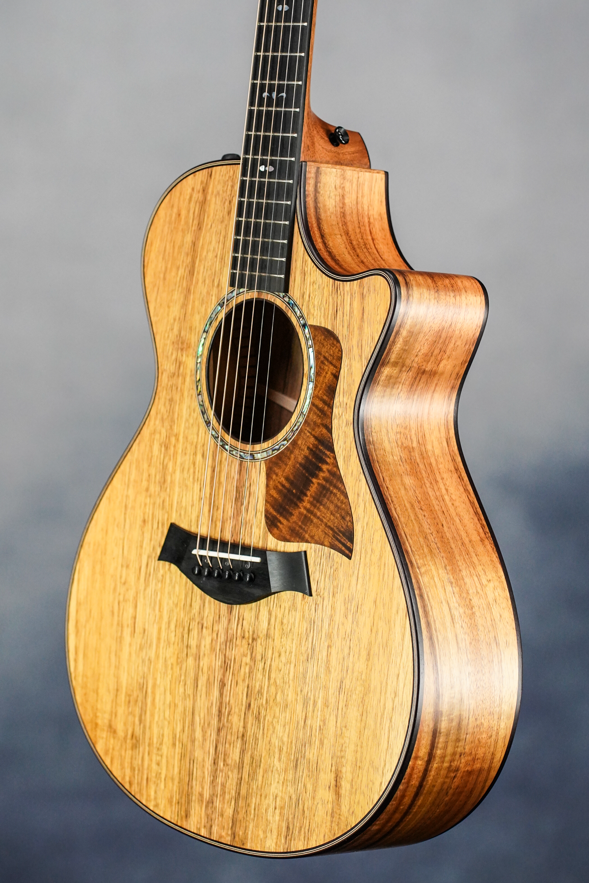 722ce Koa Top, Koa Back and Sides