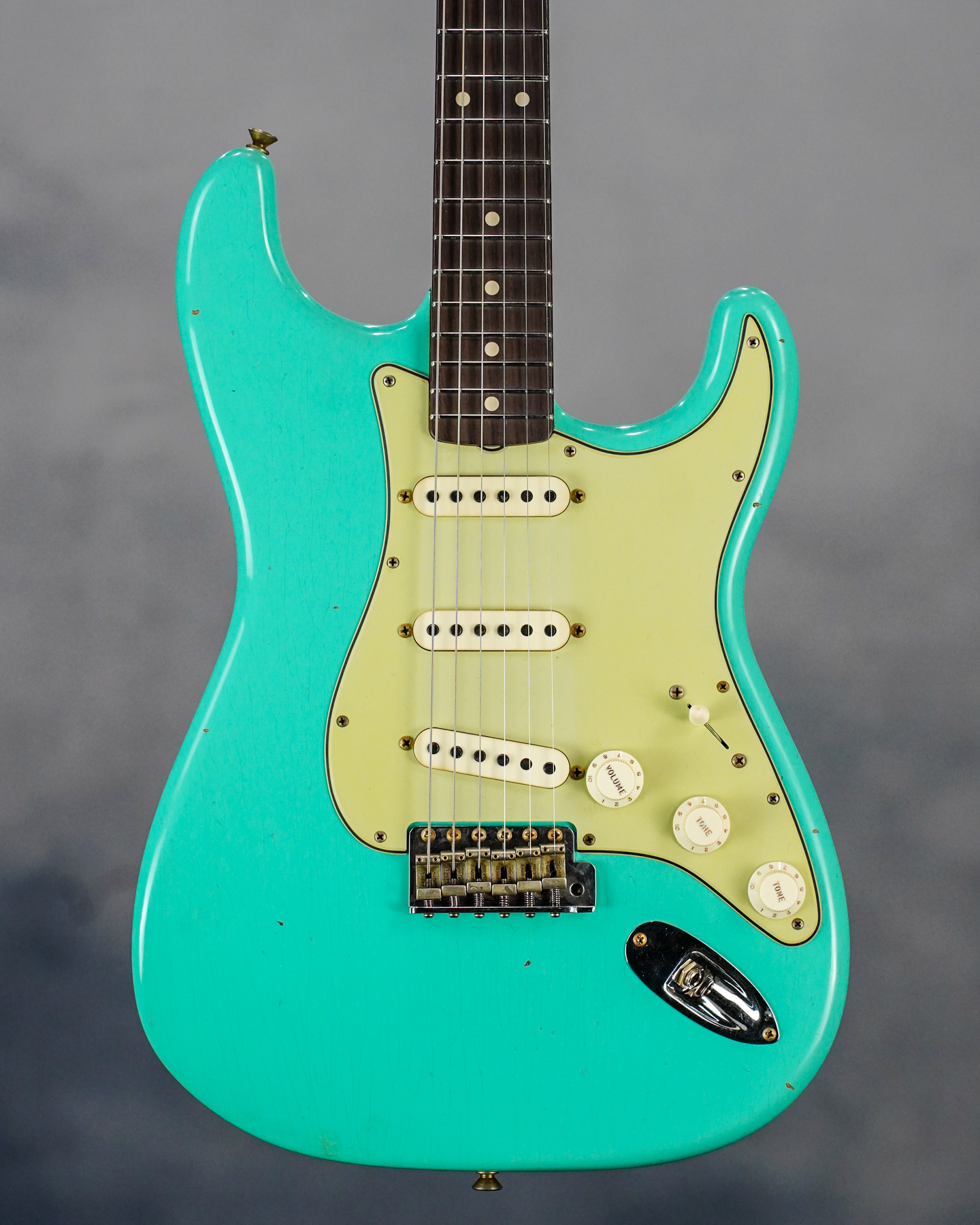 Custom Shop LE '62/'63 Strat Journeyman Aged Seafoam Green