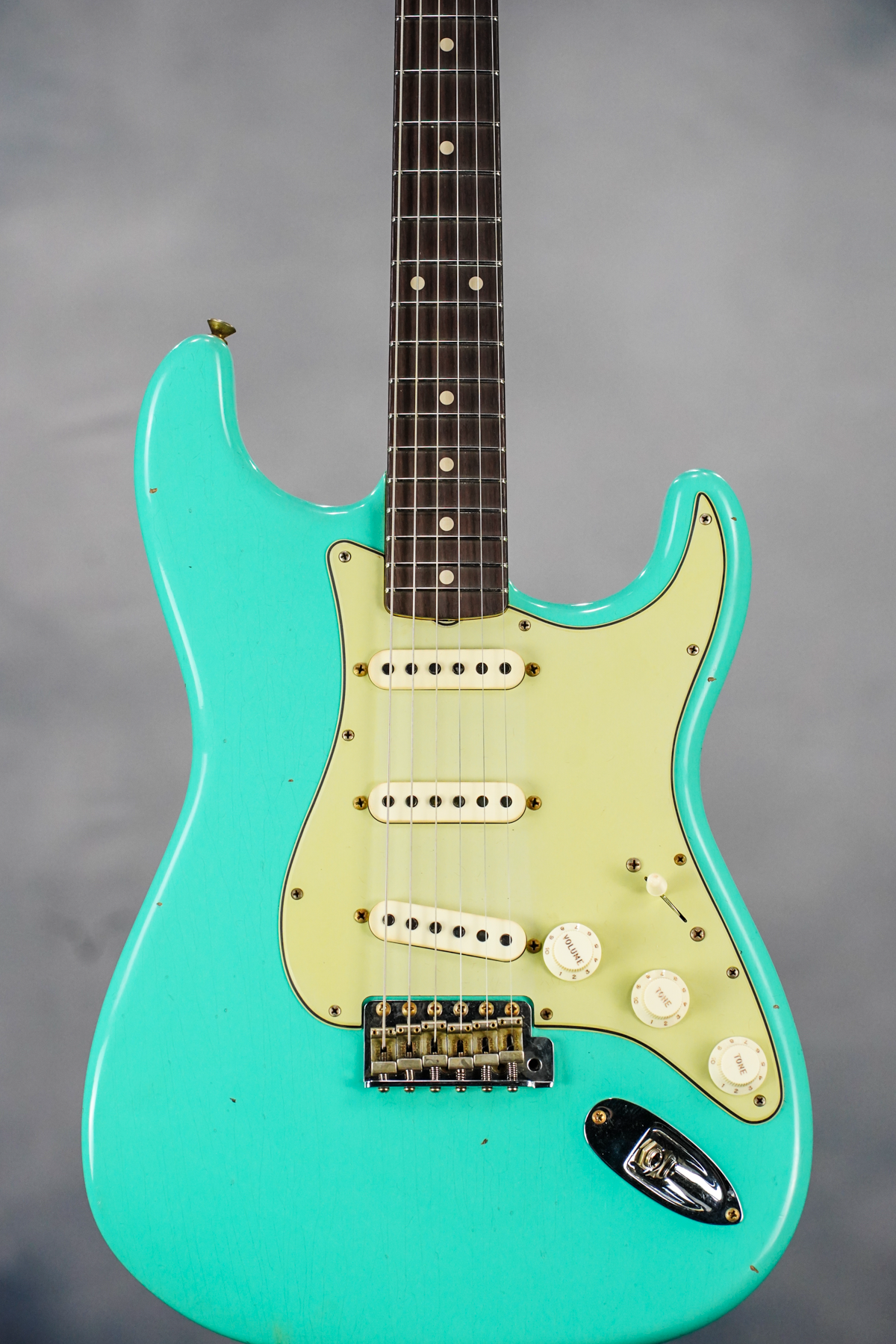 Custom Shop LE '62/'63 Strat Journeyman Aged Seafoam Green