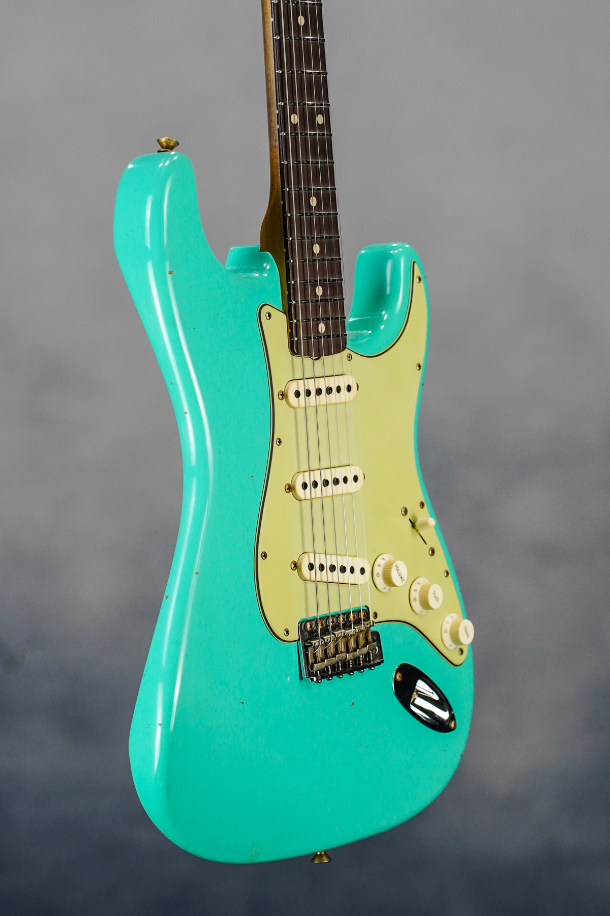 Custom Shop LE '62/'63 Strat Journeyman Aged Seafoam Green