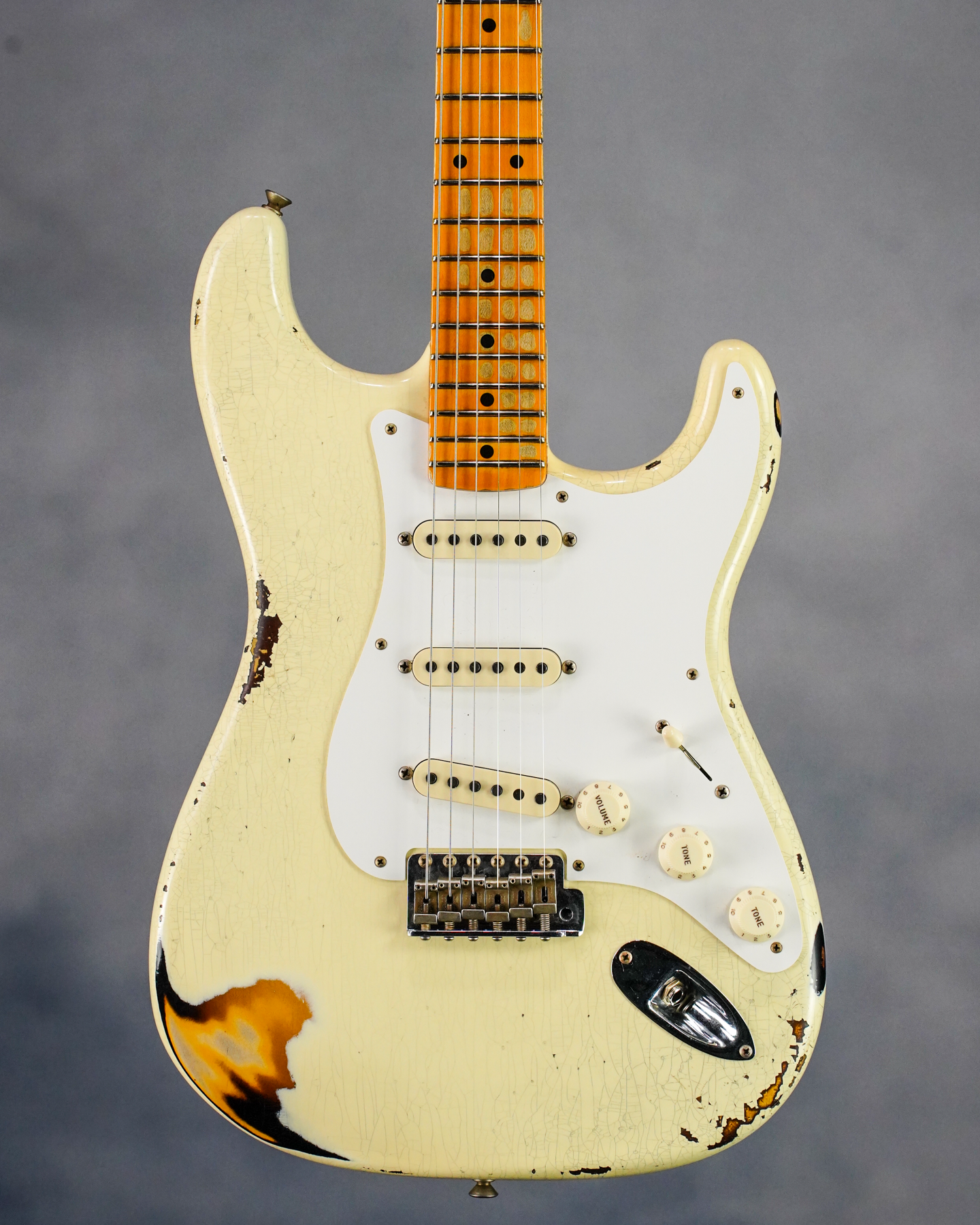 CUSTOM SHOP 1956 STRATOCASTER - HEAVY RELIC VINTAGE WHITE OVER SUNBURST