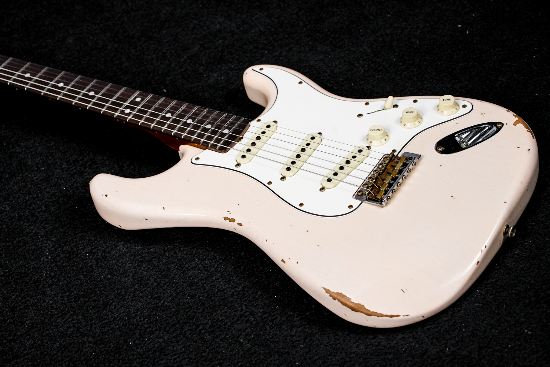 Limited Edition 64' Stratocaster Relic - Super Faded Aged Shell Pink