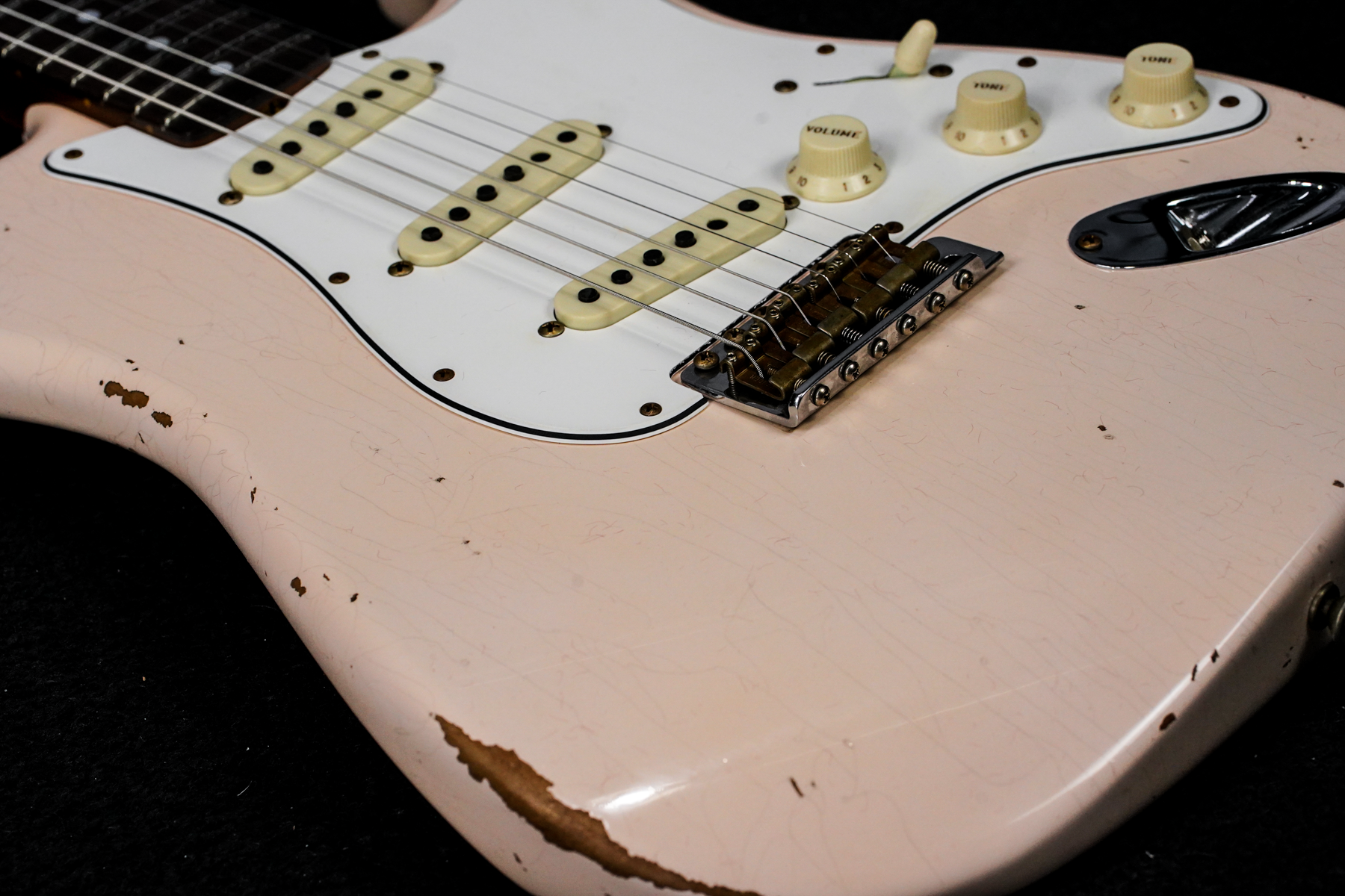 Limited Edition 64' Stratocaster Relic - Super Faded Aged Shell Pink