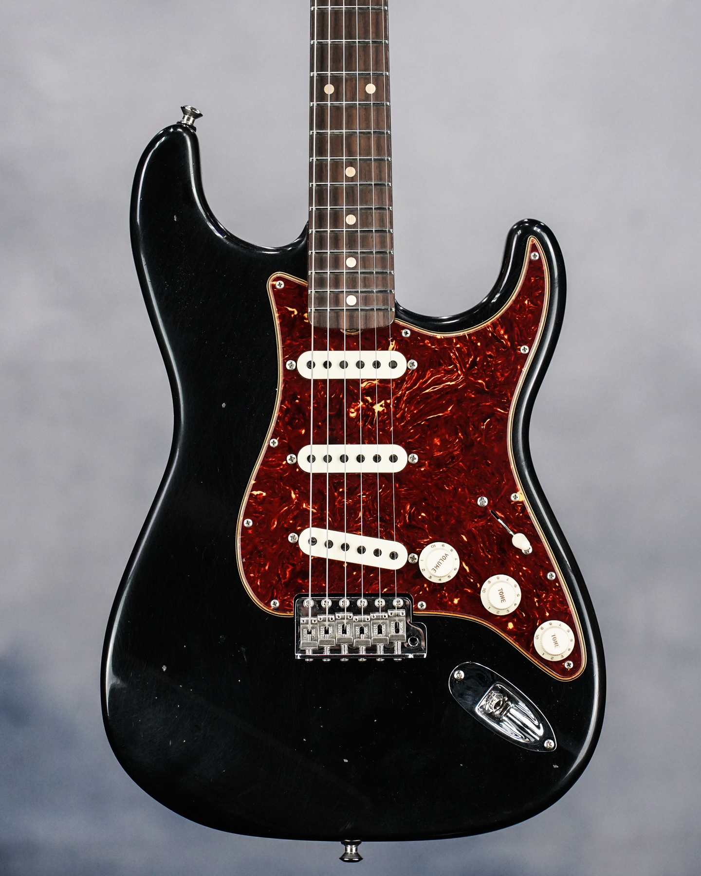 POSTMODERN STRAT RW - JOURNEYMAN RELIC WITH CLOSET CLASSIC HARDWARE, AGED BLACK