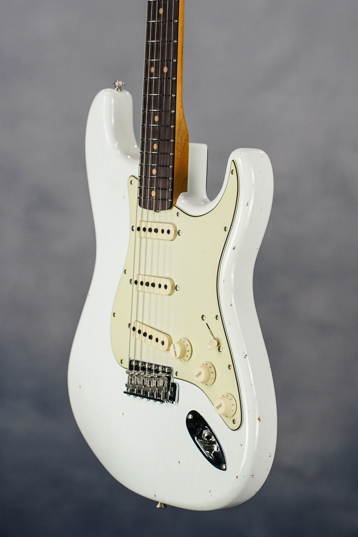 LTD 64 STRAT Journeyman /CC - Aged Olympic White