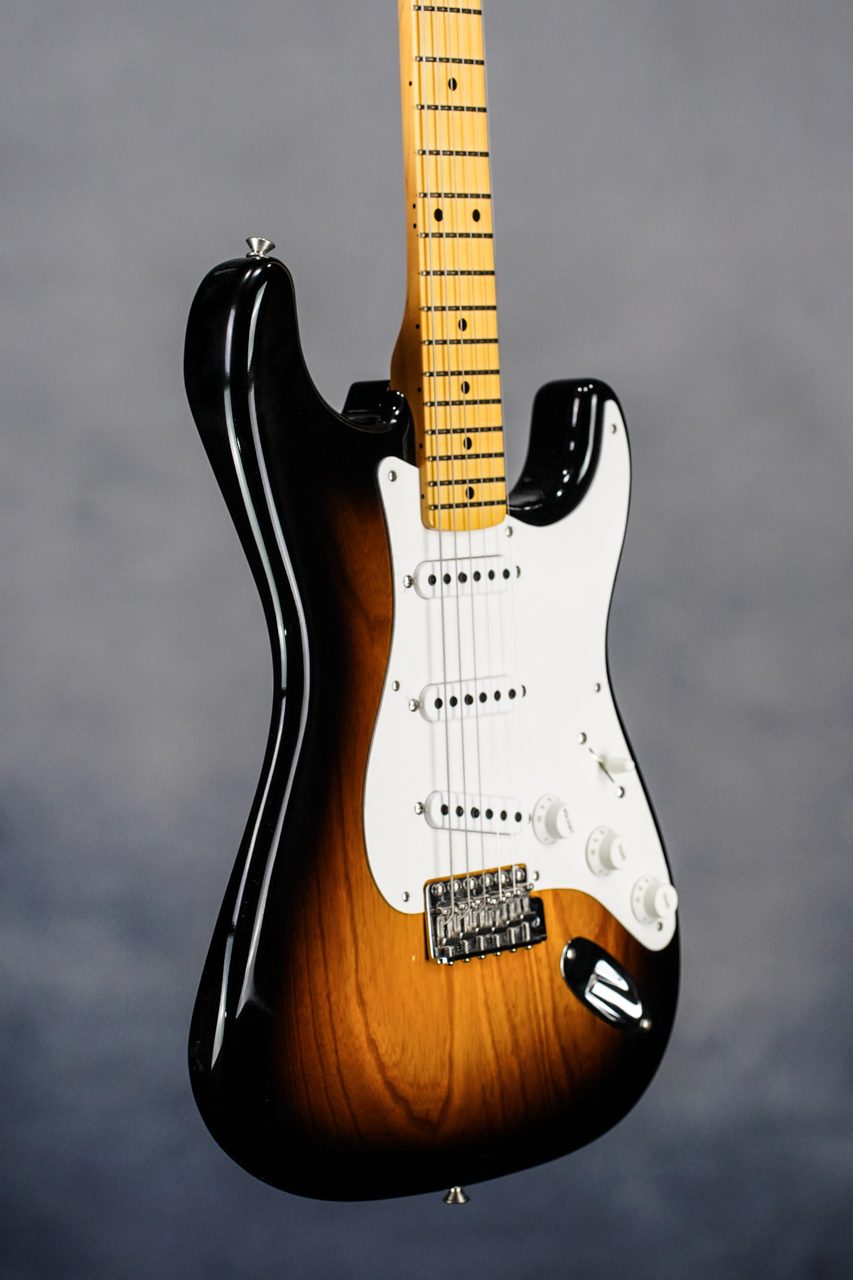 Vintage Custom 1955 Stratocaster NOS, Maple Fingerboard, Wide-Fade 2-Color Sunburst