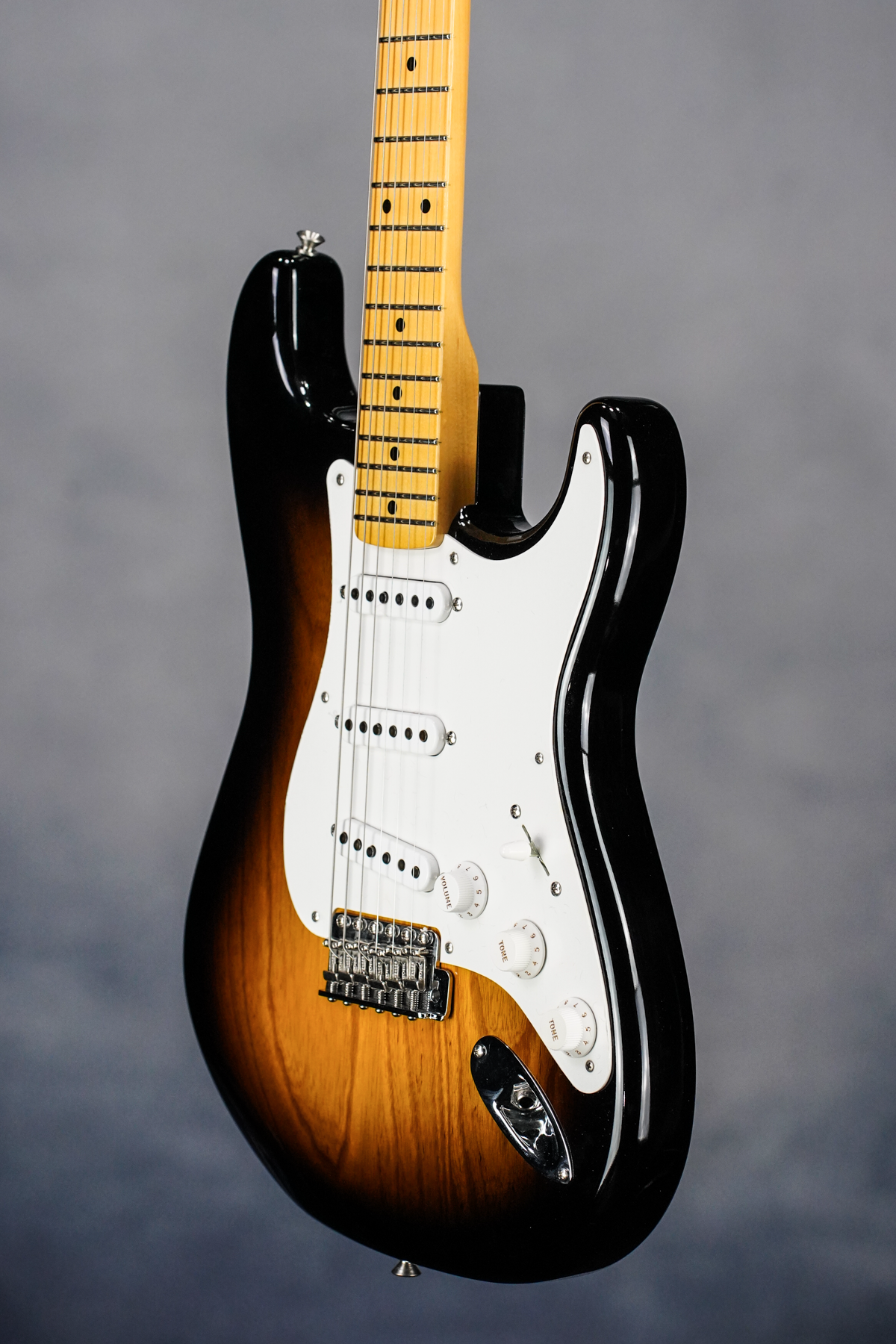 Vintage Custom 1955 Stratocaster NOS, Maple Fingerboard, Wide-Fade 2-Color Sunburst