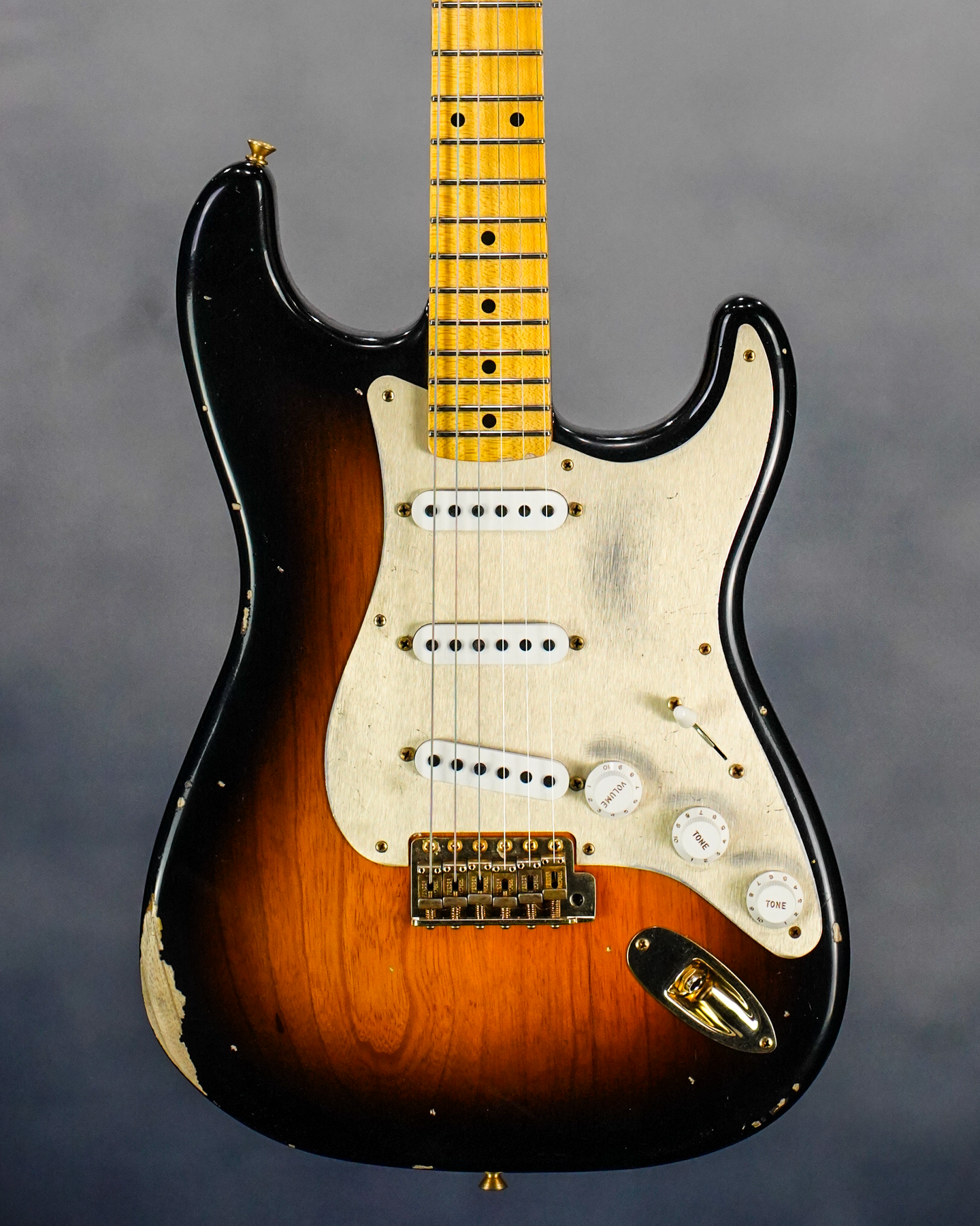 LTD 55 STRAT Relic Gold Hardware - Wide Fade 2 Tone Sunburst