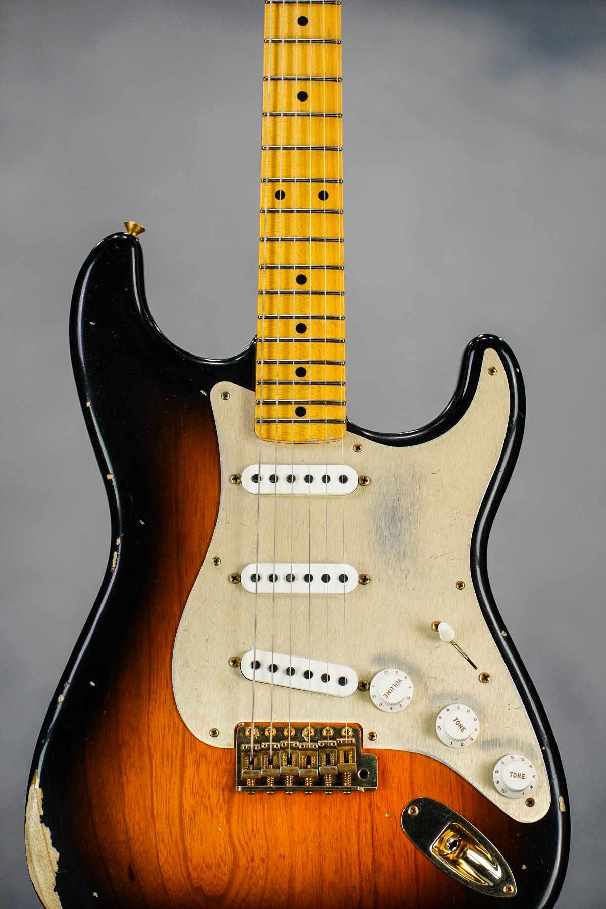 LTD 55 STRAT Relic Gold Hardware - Wide Fade 2 Tone Sunburst