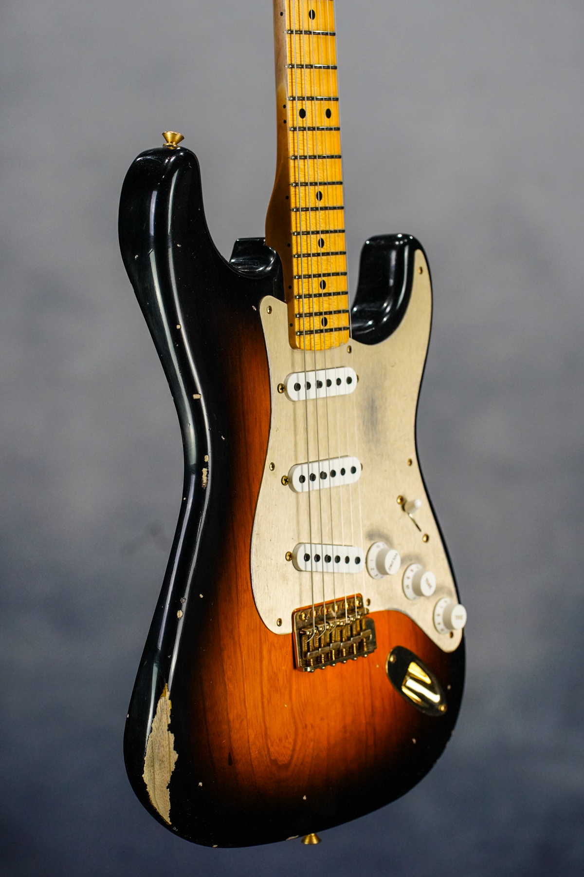 LTD 55 STRAT Relic Gold Hardware - Wide Fade 2 Tone Sunburst