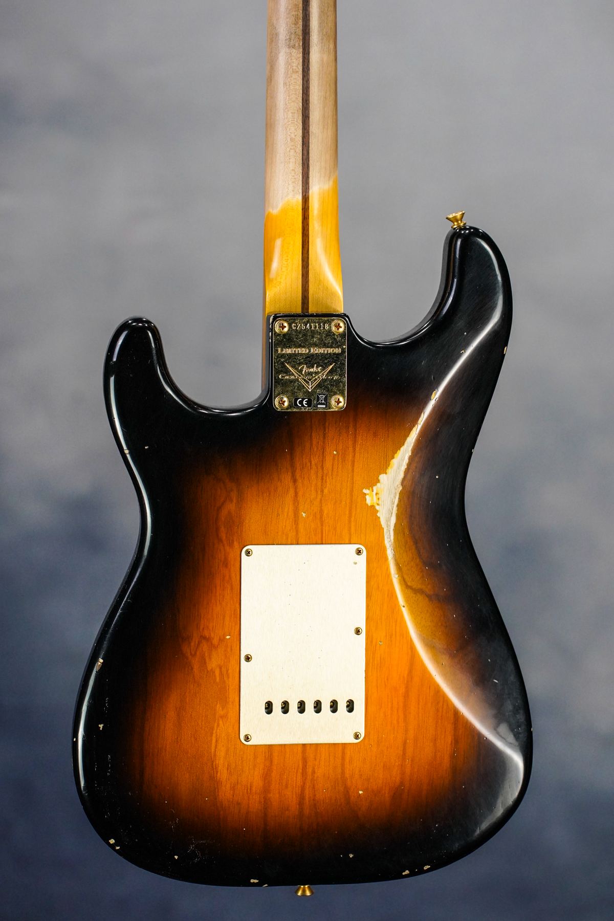 LTD 55 STRAT Relic Gold Hardware - Wide Fade 2 Tone Sunburst