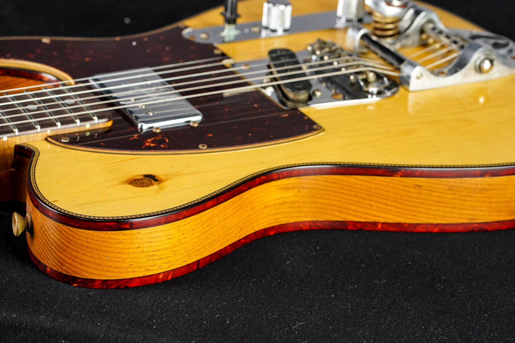 LIMITED EDITION CUNIFE TELE CUSTOM - JOURNEYMAN RELIC, AGED AMBER NATURAL