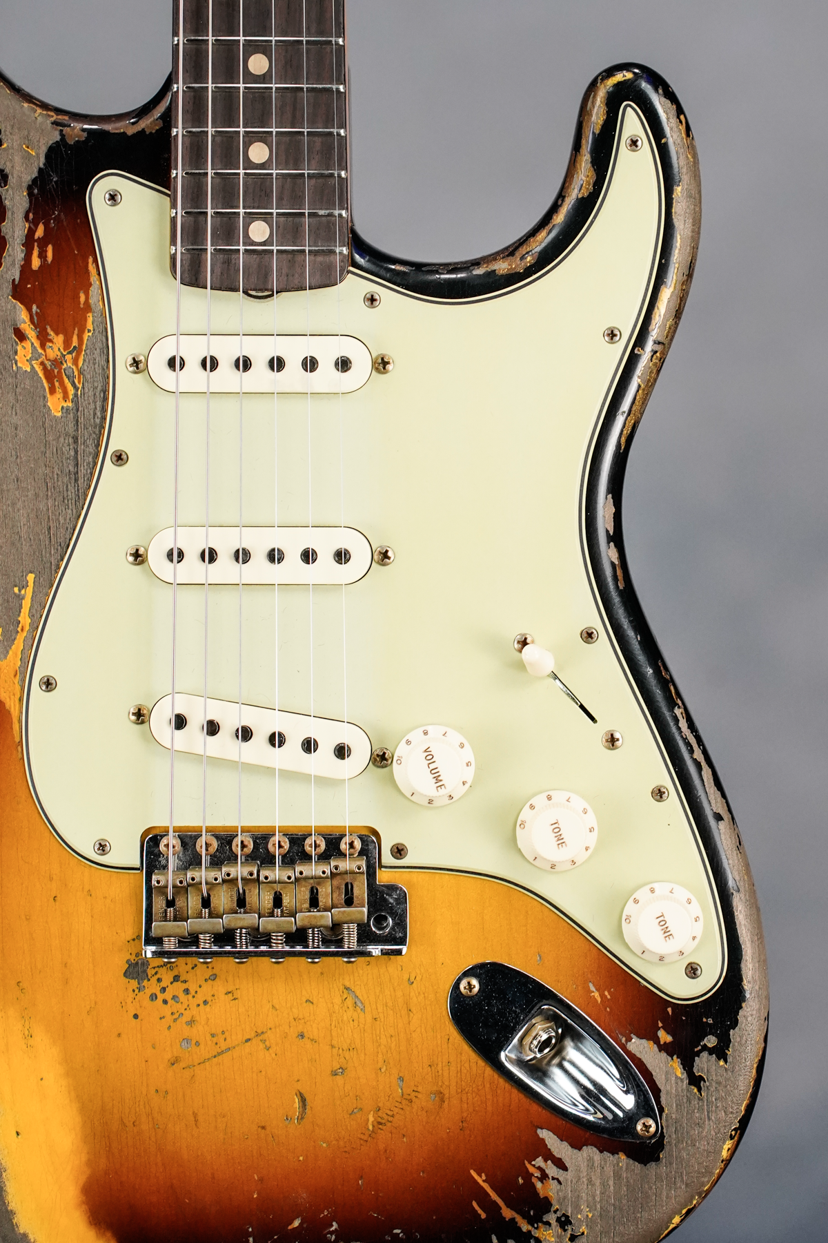 Limited Edition 1960 DualMag II Strat Heavy Relic - Faded Aged 3 Color Sunburst