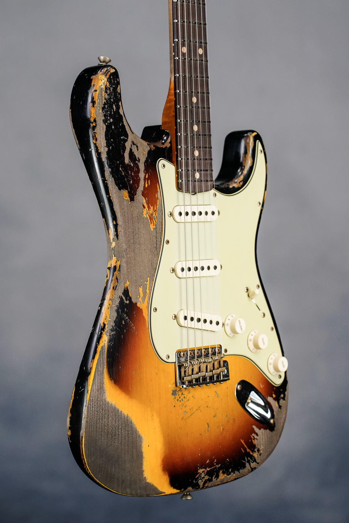 Limited Edition 1960 DualMag II Strat Heavy Relic - Faded Aged 3 Color Sunburst