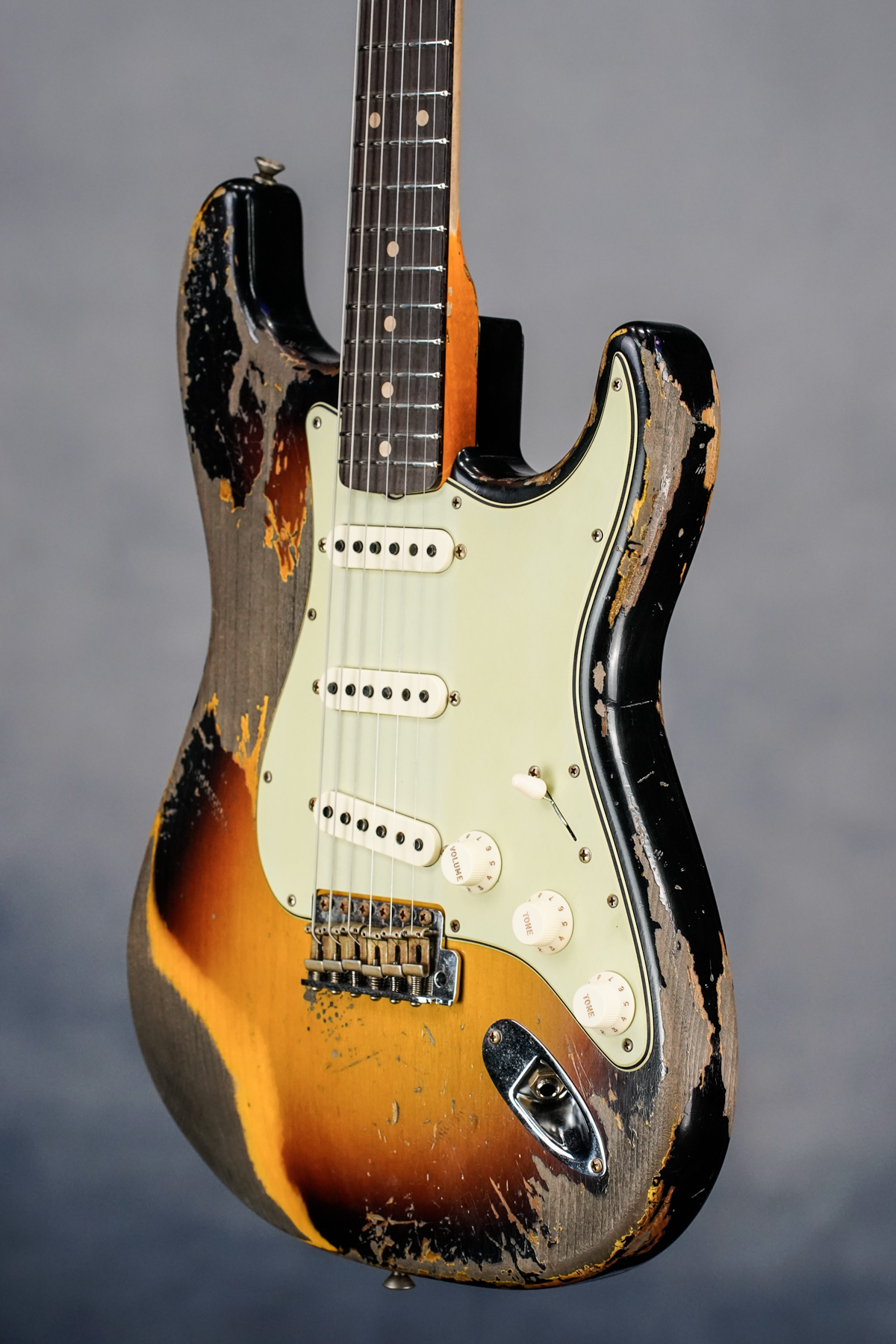 Limited Edition 1960 DualMag II Strat Heavy Relic - Faded Aged 3 Color Sunburst