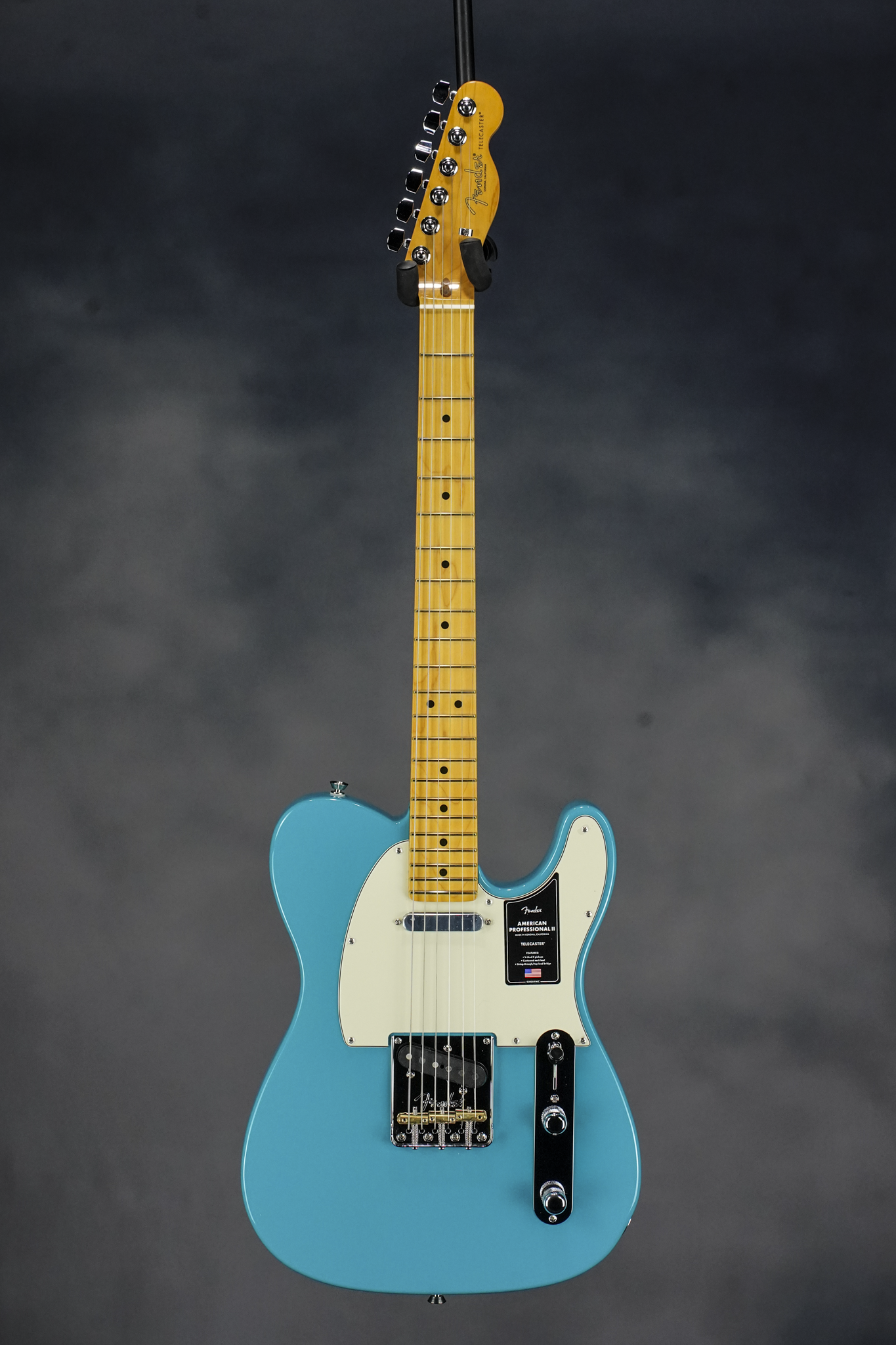 American Professional II Telecaster, Miami Blue, Maple FB