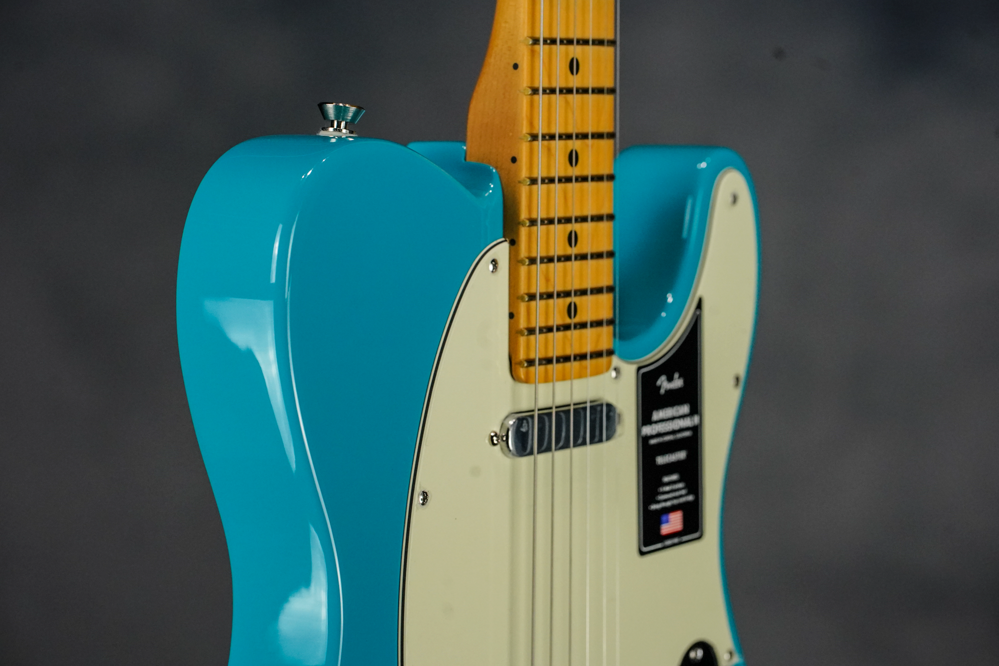 American Professional II Telecaster, Miami Blue, Maple FB