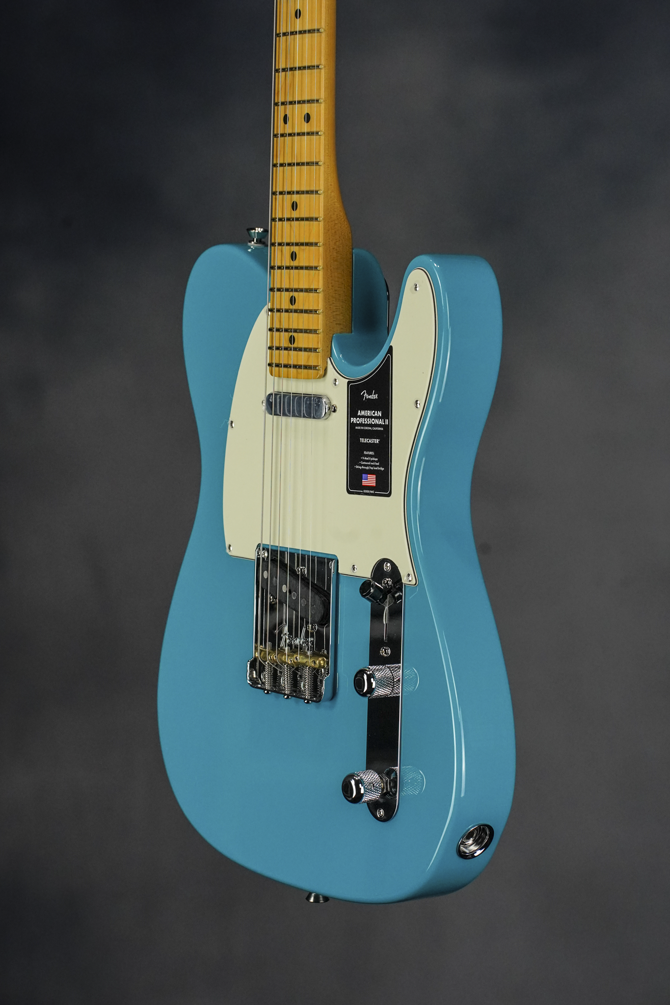 American Professional II Telecaster, Miami Blue, Maple FB