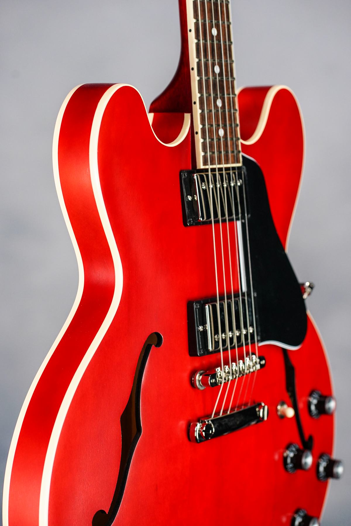 ES-335 Satin Satin Cherry