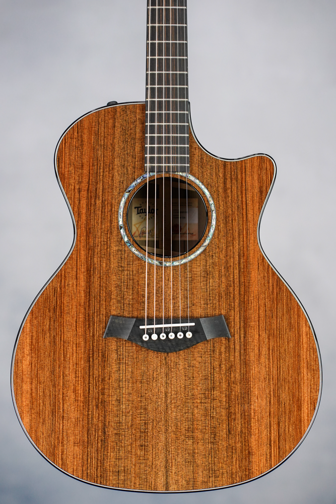 Custom Shop Grand Auditorium, Tasmanian Blackheart Sassafras