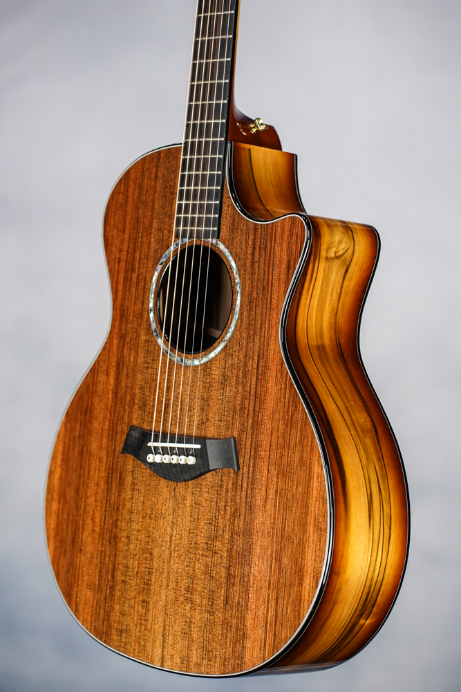 Custom Shop Grand Auditorium, Tasmanian Blackheart Sassafras