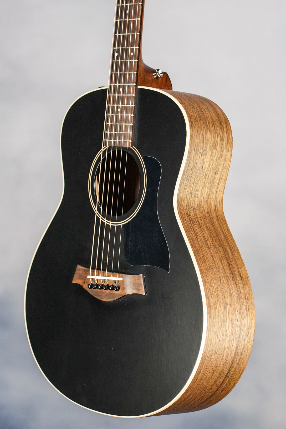 GTe Blacktop Grand Theater Electric Acoustic Guitar