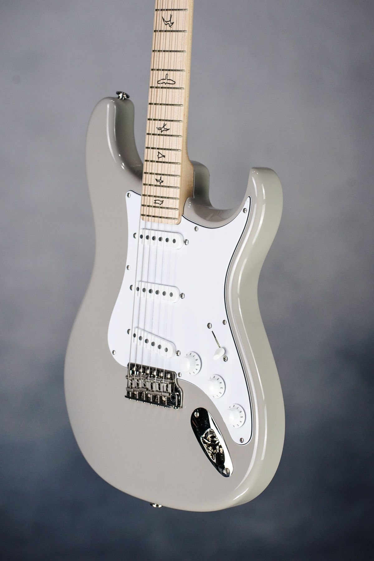 John Mayer Silver Sky, Maple Neck, Moc Sand