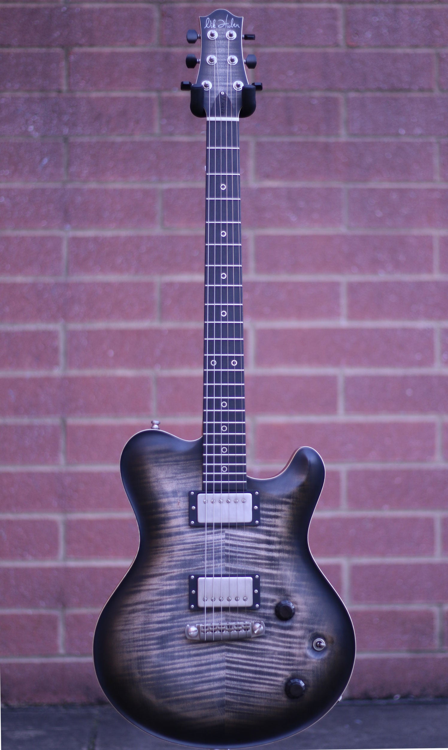 Nik Huber Dolphin II, Exceptional Flame Maple, Light Charcoal Burst