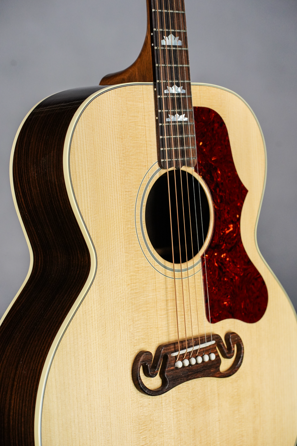 SJ-200 Studio Rosewood, Antique Natural